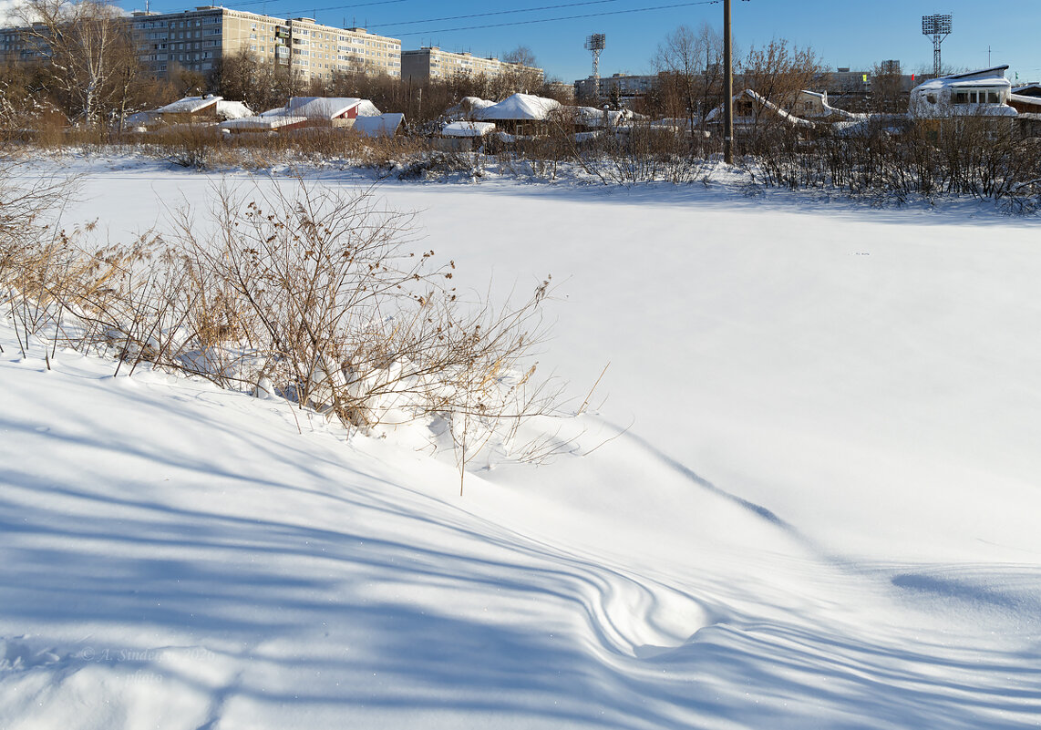 На берегу зимней реки - Александр Синдерёв