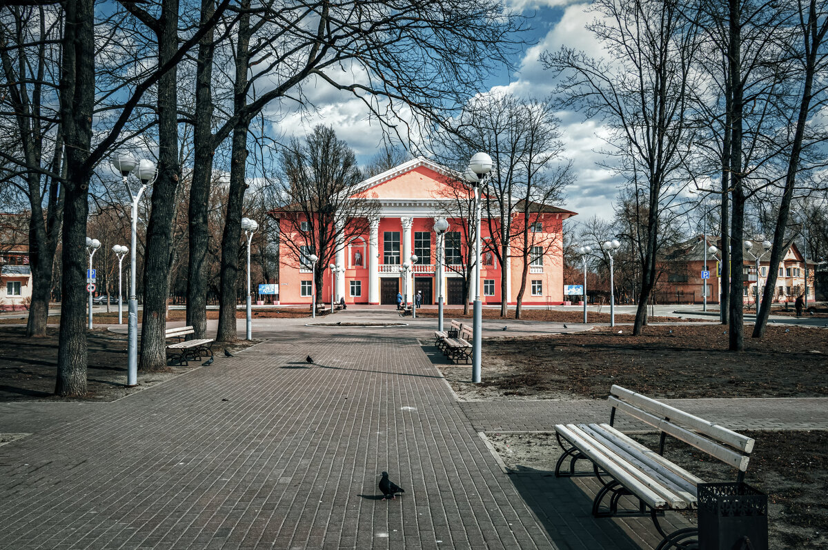Весна в городе - Олег Подлесных