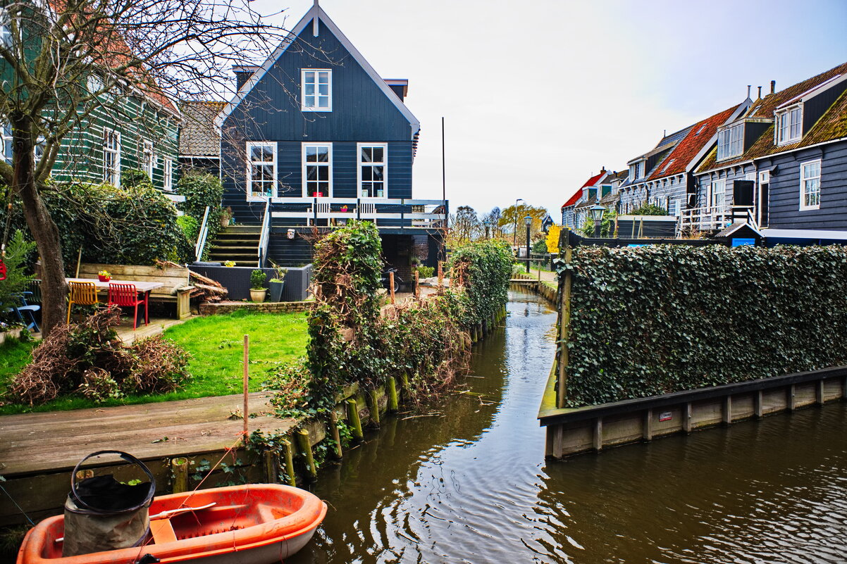 *** - Witalij Löwin