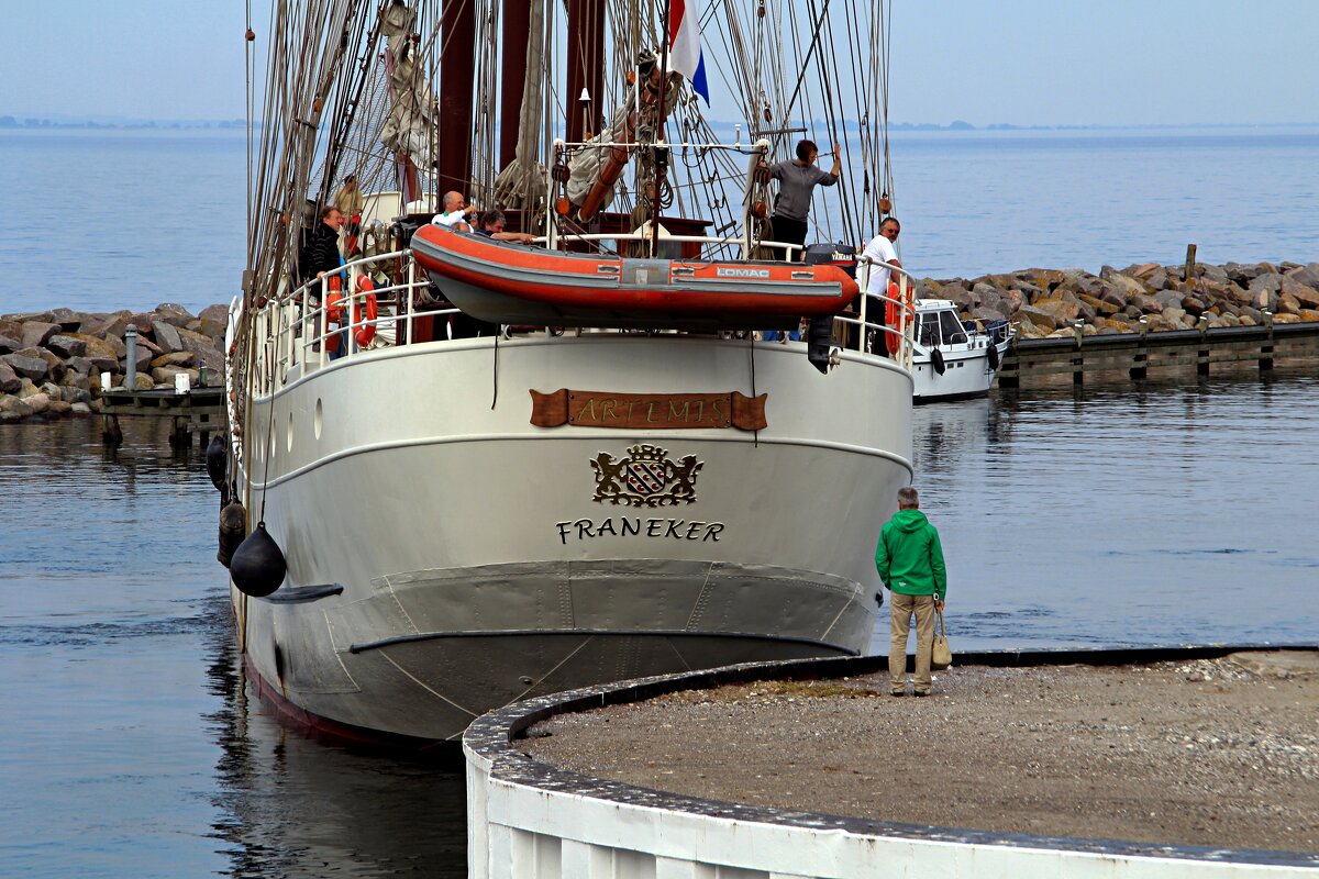 Швартовый примешь? - В.И 