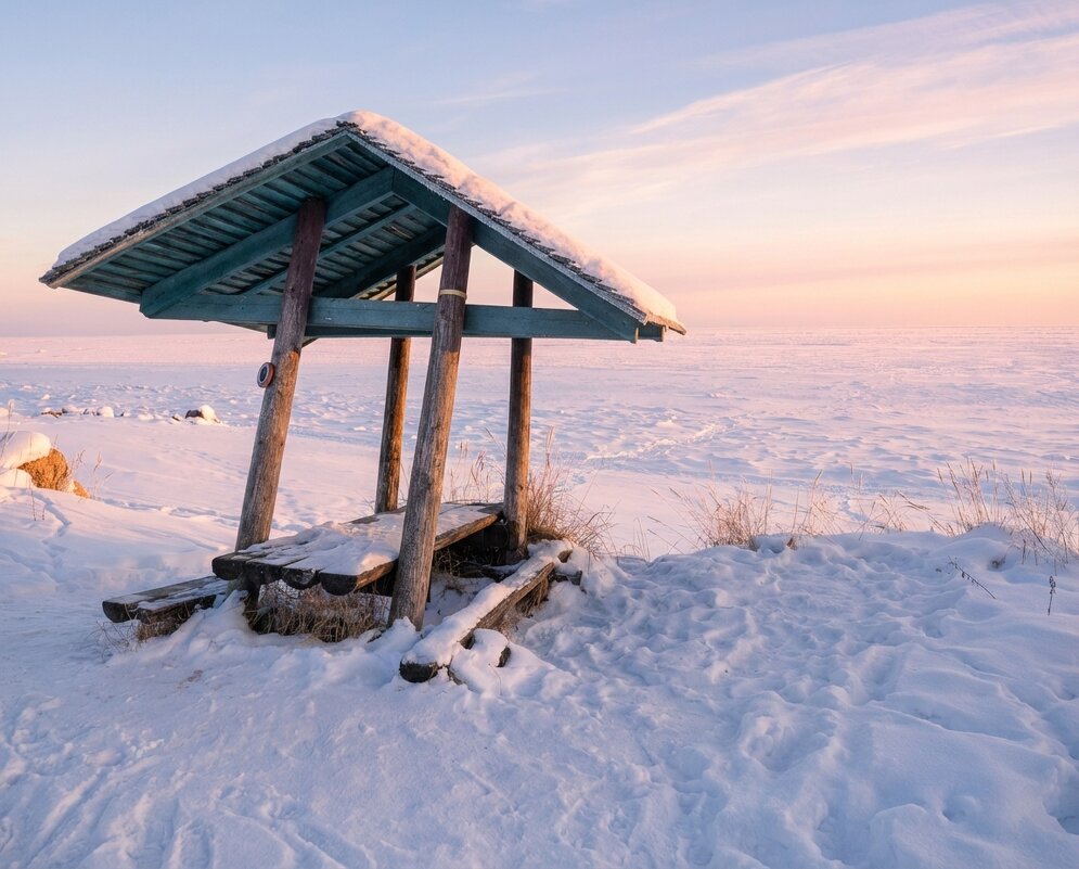 Беседка на берегу залива - Лилия 