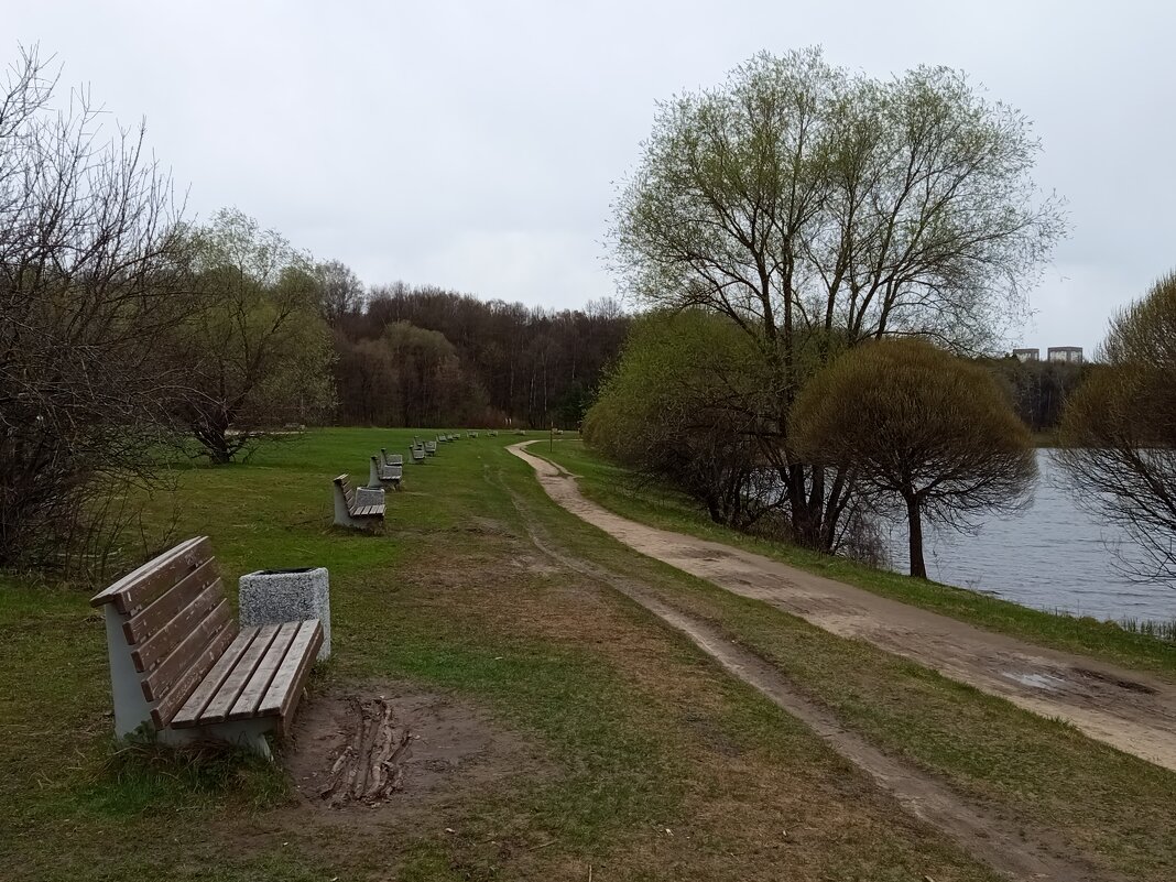 Апрель как он есть - Андрей Лукьянов