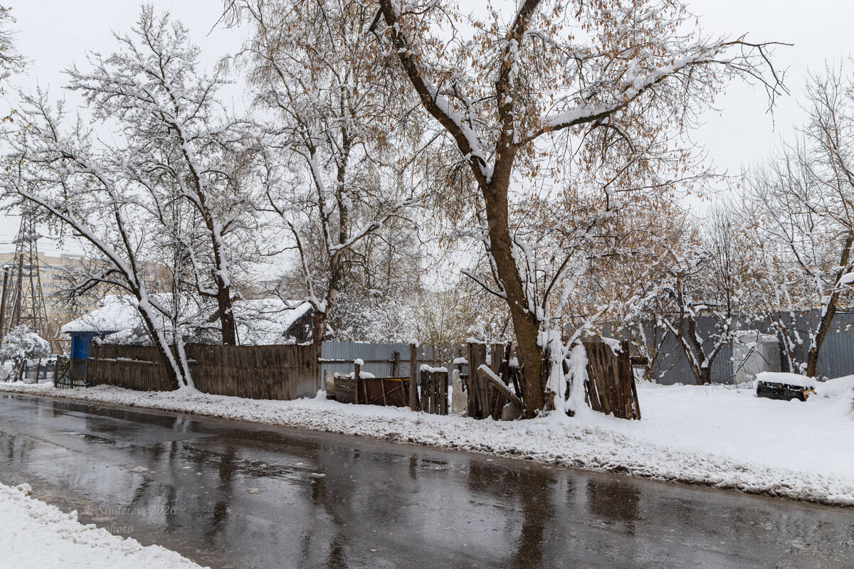 Апрельская погода на улице - Александр Синдерёв
