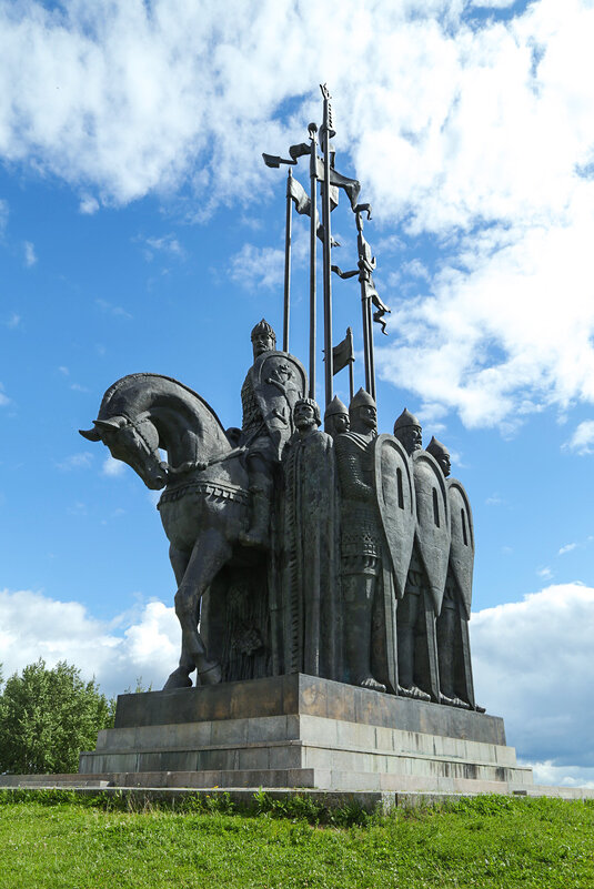 Монумент «Ледовое побоище» на горе Соколиха близ Пскова - Сергей Сомихин