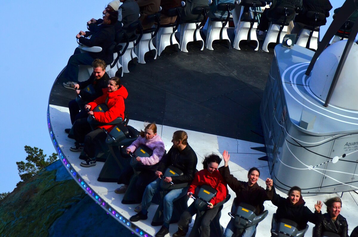 На аттракционе. - Наталья Вязигина