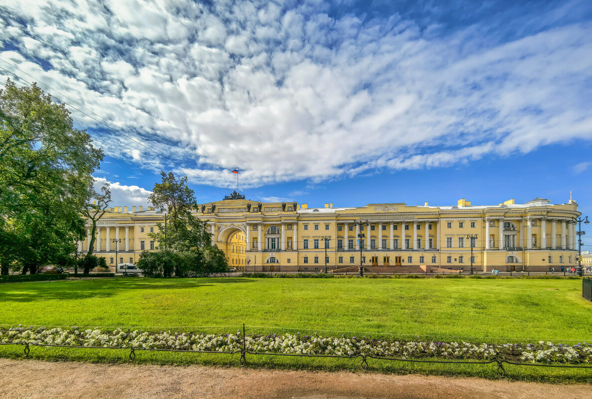 ЗДАНИЕ СЕНАТА И СИНОДА ... - Владимир Железнов
