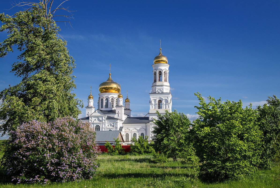 Сельский храм... - Влад Никишин