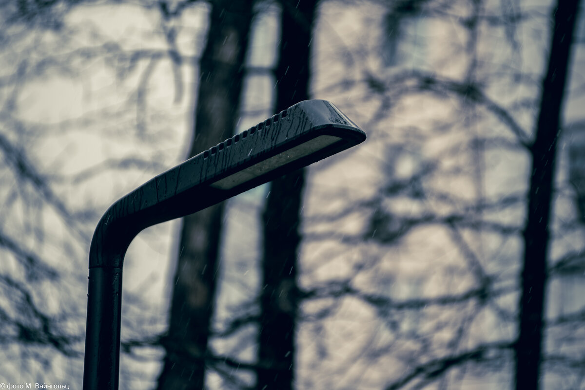 Весна в Белгороде. Одинокий фонарь. - Михаил 