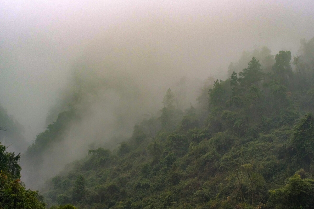 Горы Тяньаньмэнь в тумане (3) - Георгий А
