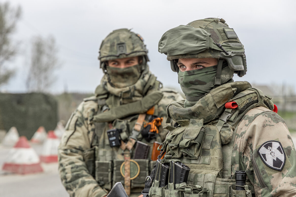 Гвардейцы - Евгений Кель