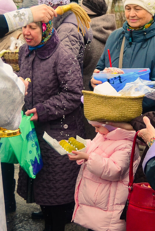 И стар и млад. - Михаил К