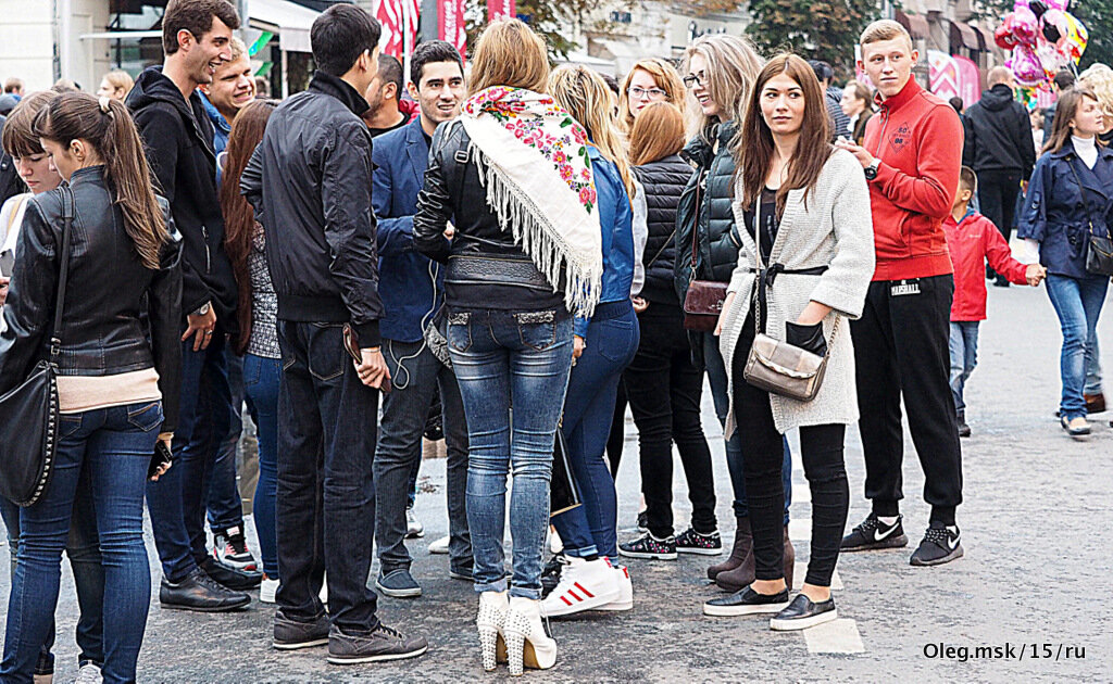 тусовочка - Олег Лукьянов