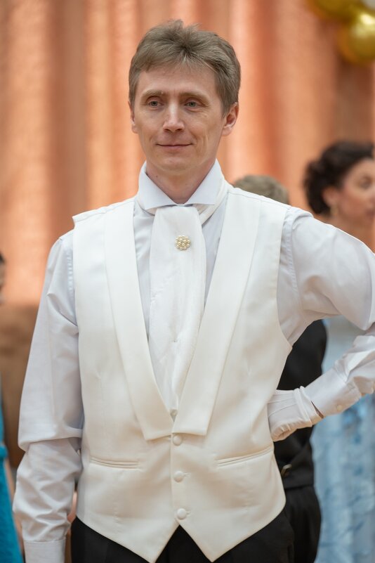 Семейный Пасхальный бал. - Виктор Евстратов