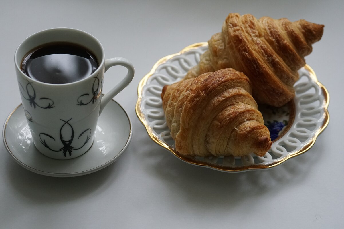 Есть люди… с которыми хочется пить кофе, радоваться жизни, и смеяться - александр 