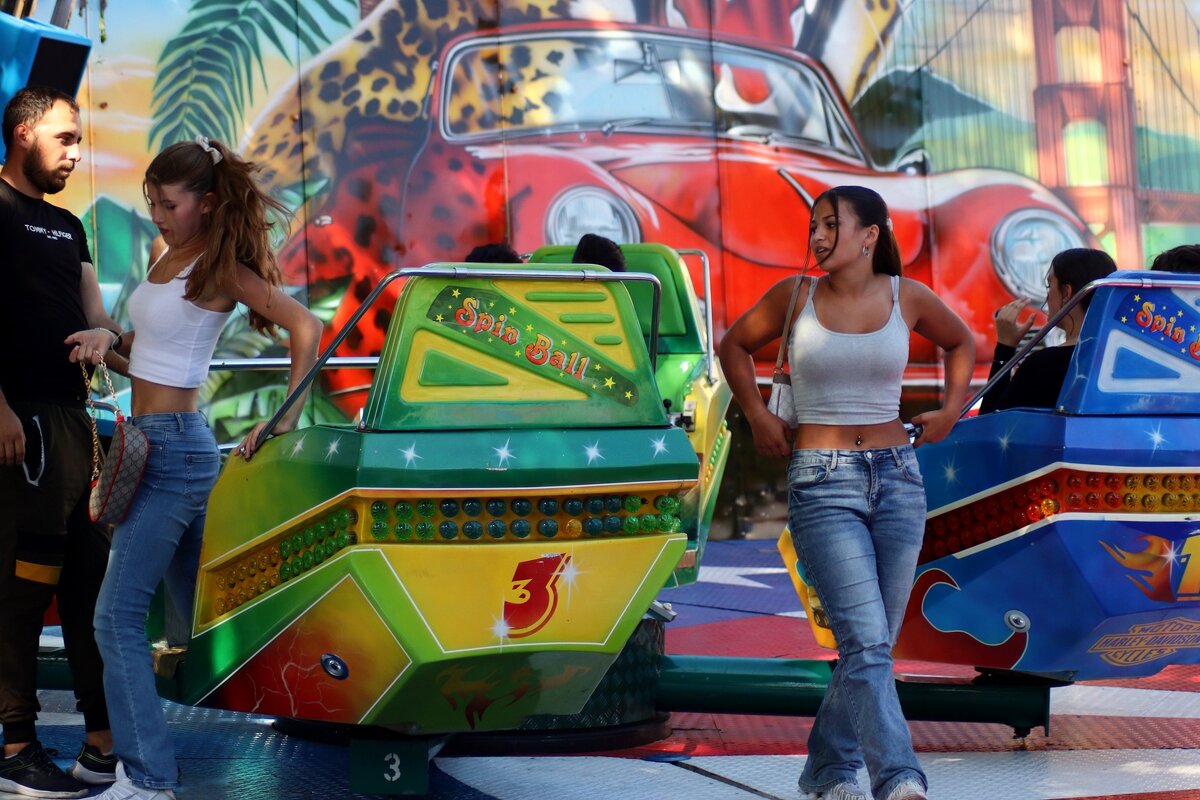 К нам приехал Луна-Парк - Юрий. Шмаков