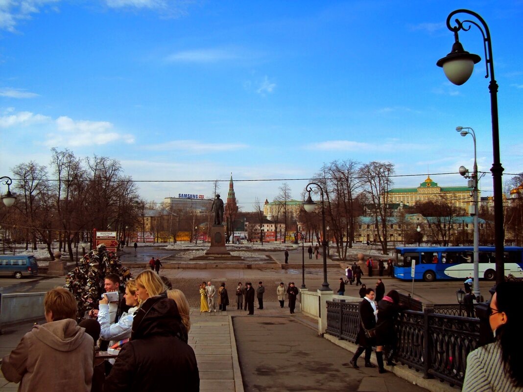 Лужков мост - Tata Wolf