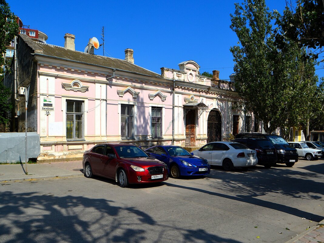 Евпатория. Дом по ул. Русской 16б. - Пётр Чернега Евпатория. Дом по ул. Русской 16б. - Пётр Чернега