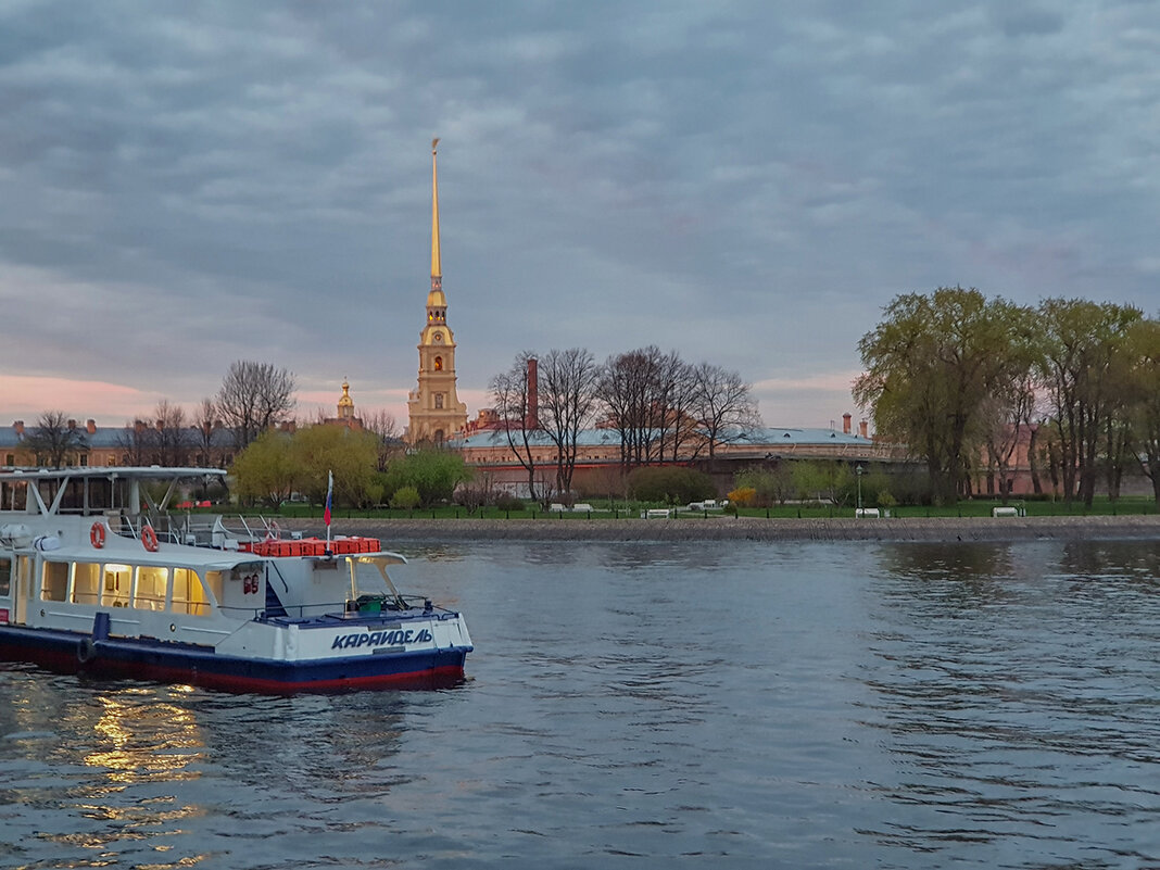 Петропавловская крепость. Вечер. - Лилия * Петропавловская крепость. Вечер. - Лилия *