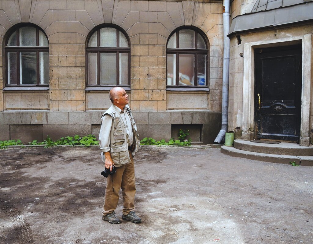 Заблудится в питерских дворах легко.... - Магомед . Заблудится в питерских дворах легко.... - Магомед .