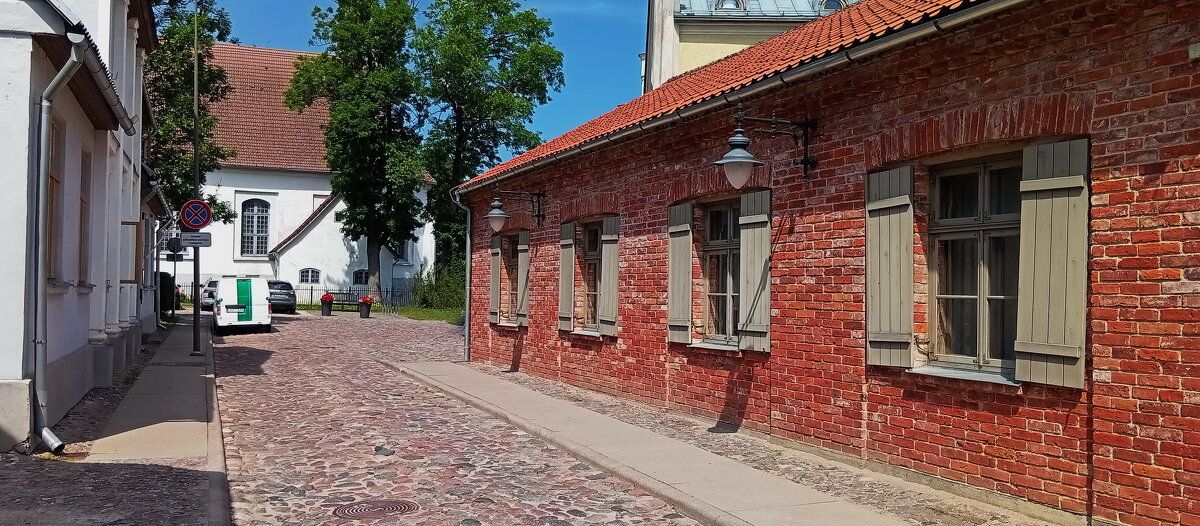 Тихая улочка летним днем ... - Татьян@ Ивановна Тихая улочка летним днем ... - Татьян@ Ивановна