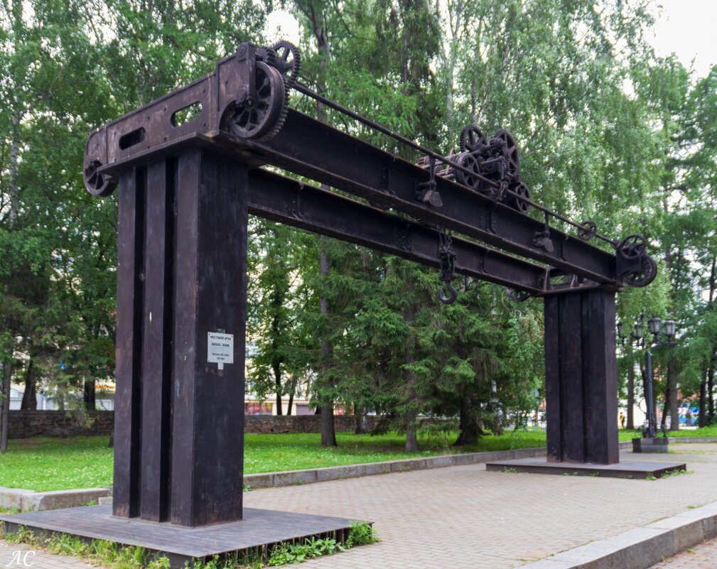 Памятник технике «Механизм Мостовой кран», - Любовь Сахарова