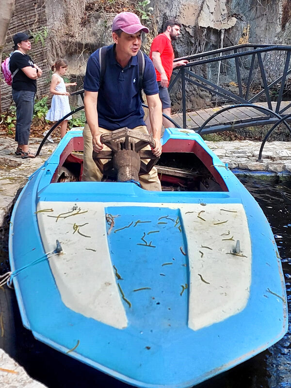 НА ВОДНОМ АТТРАКЦИОНЕ - Анатолий Малобродский НА ВОДНОМ АТТРАКЦИОНЕ - Анатолий Малобродский