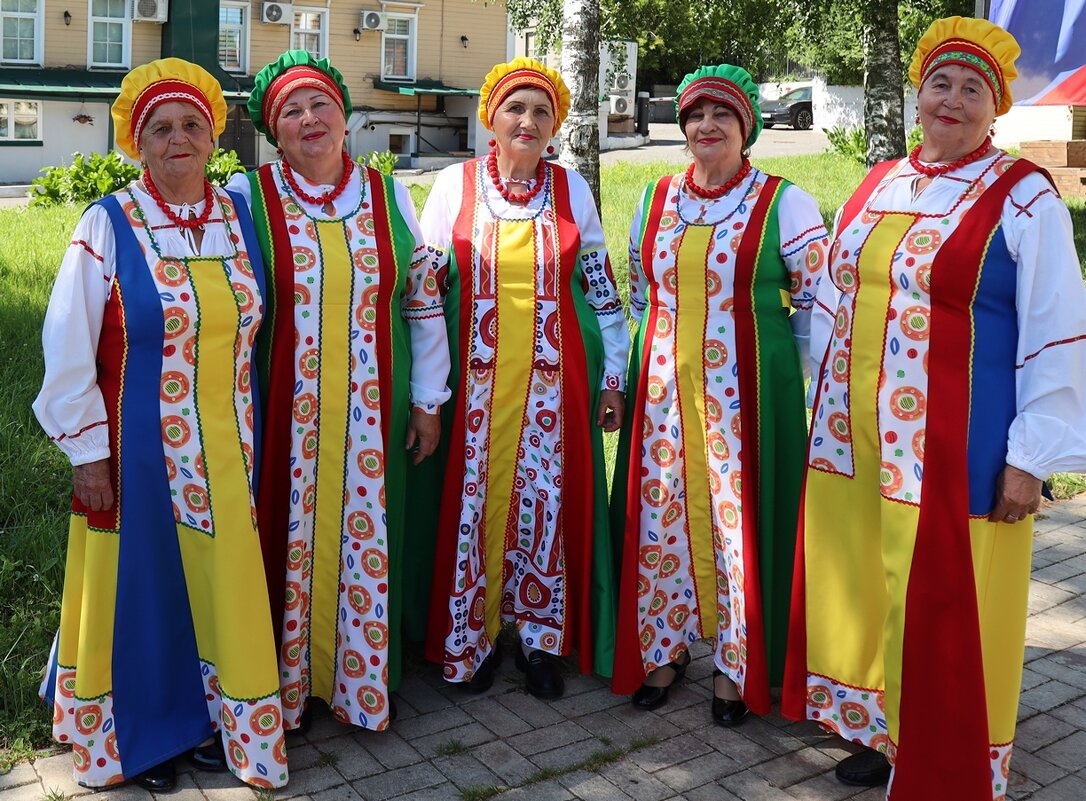Бабушки певуньи - Владимир иванов Бабушки певуньи - Владимир иванов