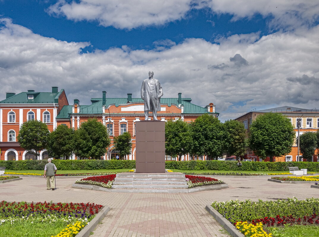 ___ - Yuriy V