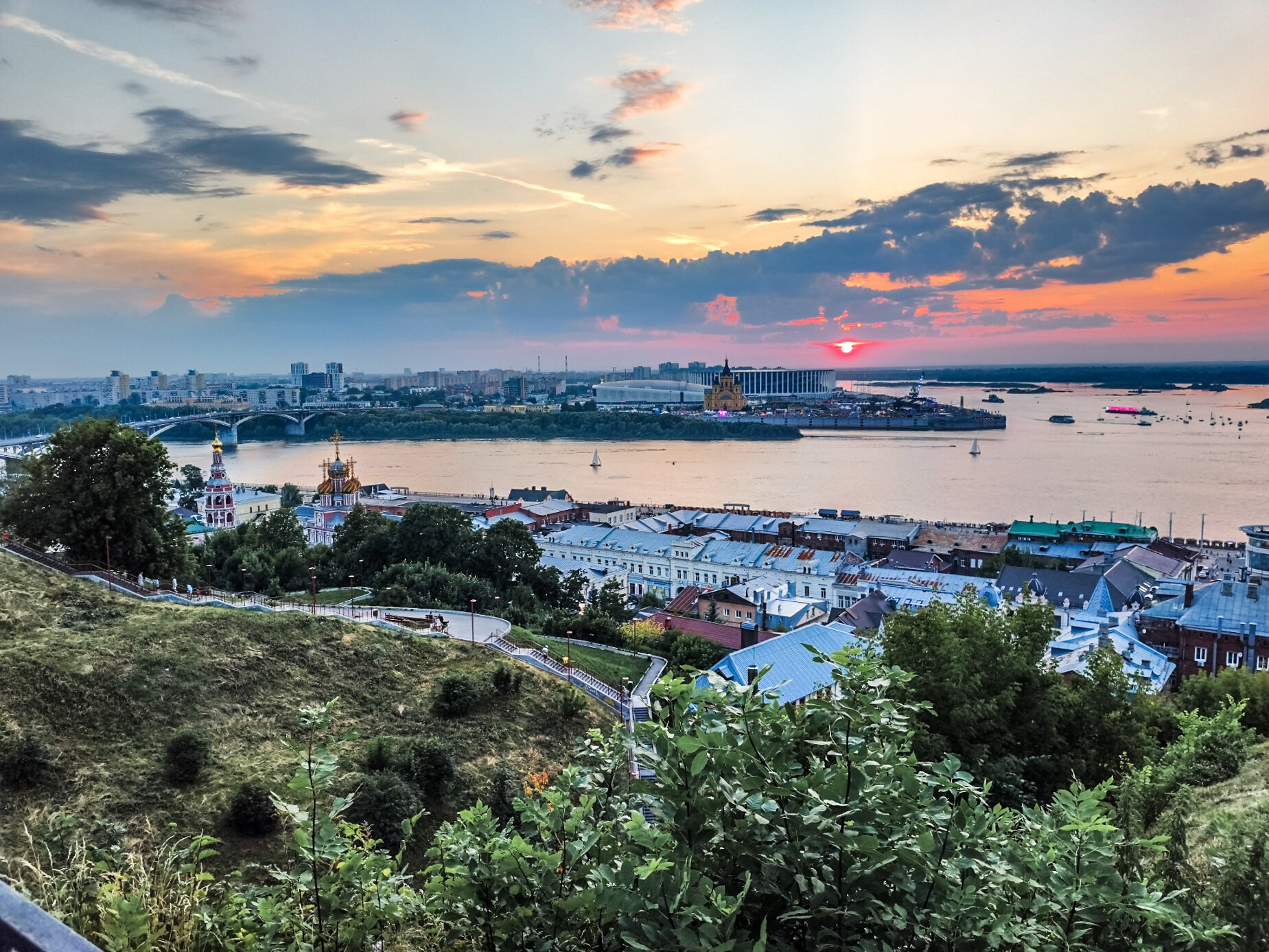 Нижегородская стрелка. Закат :: Андрей Щетинин Нижегородская стрелка. Закат :: Андрей Щетинин