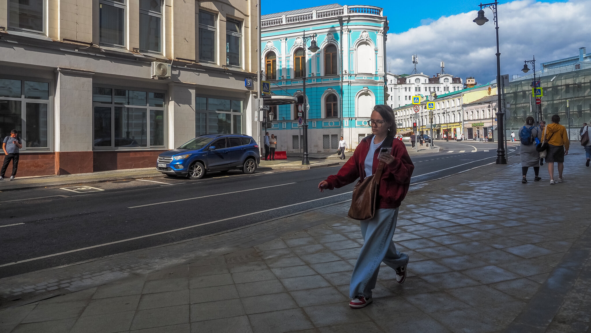 Городская зарисовка :: юрий поляков Городская зарисовка :: юрий поляков