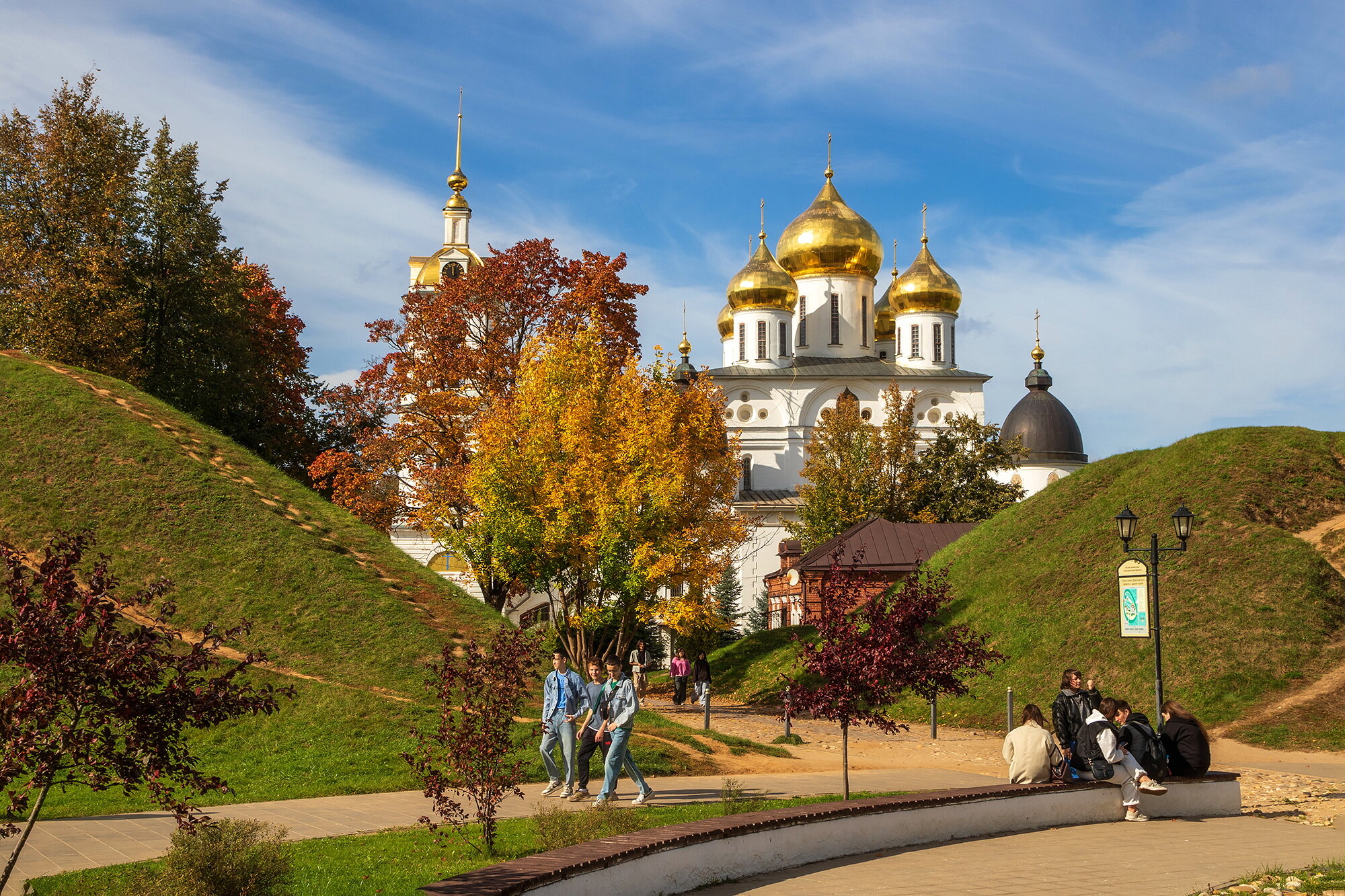 Погожий день в Дмитрове. :: Анатолий. Chesnavik. Погожий день в Дмитрове. :: Анатолий. Chesnavik.