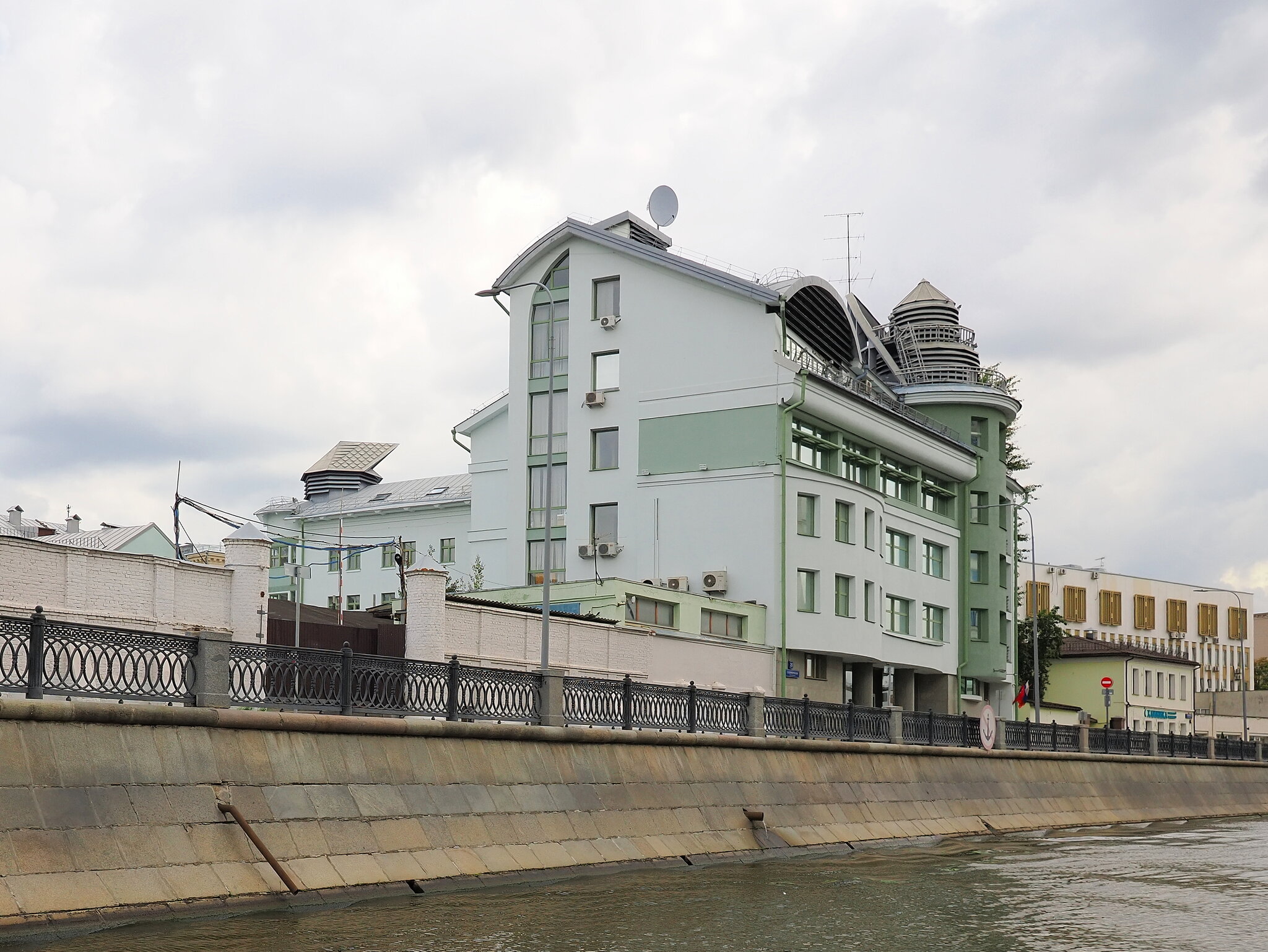 Из прогулки по Водоотводному каналу Москвы :: Евгений Седов Из прогулки по Водоотводному каналу Москвы :: Евгений Седов