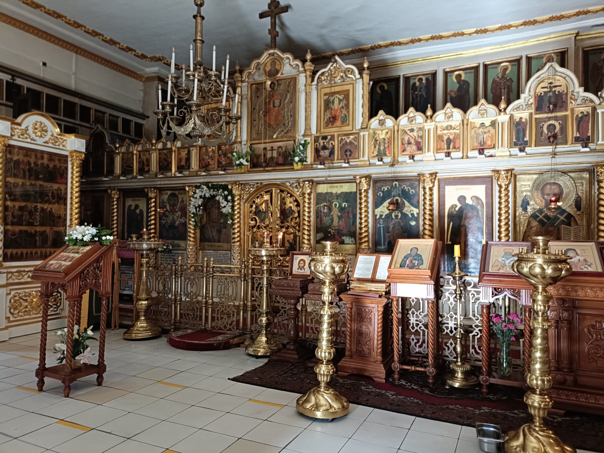 в храме :: Галина R... в храме :: Галина R...