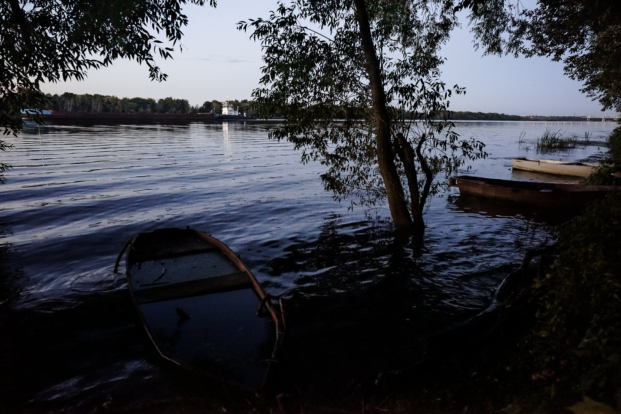 Баржа в сумерках :: sorovey Sol Баржа в сумерках :: sorovey Sol