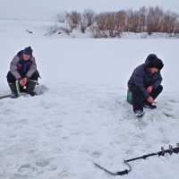 Магия зимней рыбалки. :: Михаил. 