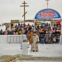 Верующие у входа в Крещенскую купель! :: Владимир 