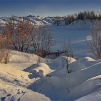 "Снежные накаты и солнечные "зайчики"© :: Владимир Макаров