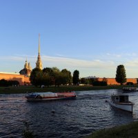 Вечер у Петропавловской крепости :: Ольга 