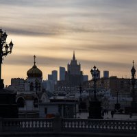 Контрасты большого города :: Светлана Карнаух