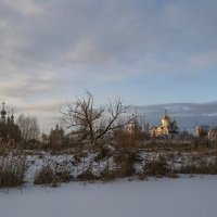 Подходим к Покровскому монастырю :: Сергей Цветков