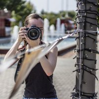 Фотокорреспондент Марина. Точна, быстра, умна, красива :: Коля Лукашов