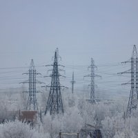 Высоковольтные опоры :: Александр Синдерёв