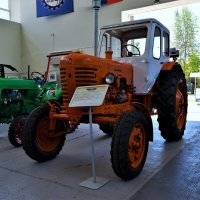 Чебоксары. Универсально-пропашной колёсный трактор МТЗ-50. :: Пётр Чернега Чебоксары. Универсально-пропашной колёсный трактор МТЗ-50. :: Пётр Чернега