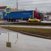 Март в городе :: Александр Синдерёв