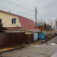 Городская улица в марте :: Александр Синдерёв