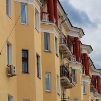 Балконы, окна :: Александр Синдерёв