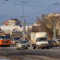 На дороге города :: Александр Синдерёв