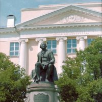 Памятник М.В. Ломоносову. Факультет журналистики МГУ :: Олег Зоркий