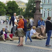 Экскурсия на Дворцовой площади :: Сергей Швечков