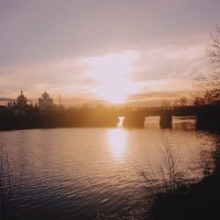 Закат на реке Тихвинка :: Сергей Кочнев